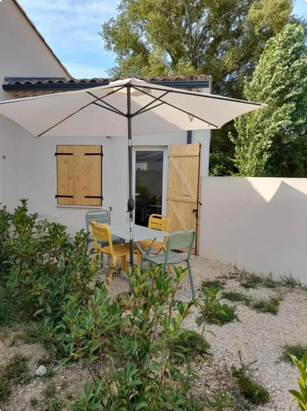 Guest House En Provence Roaix Екстериор снимка